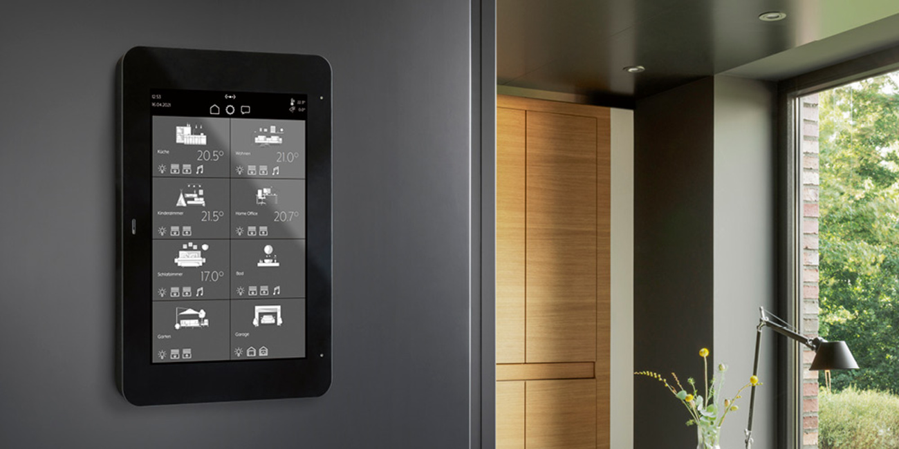 JUNG Smart Panel 8 bei Elektro Ströbel GmbH in Wendelstein